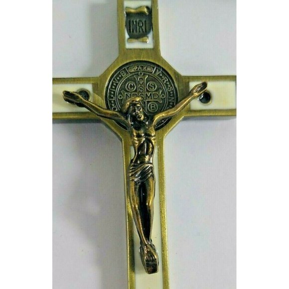 Religious Crucifixion Key Ring Chain Fob INRI Jesus On The Cross Enamel Metal - Picture 2 of 5